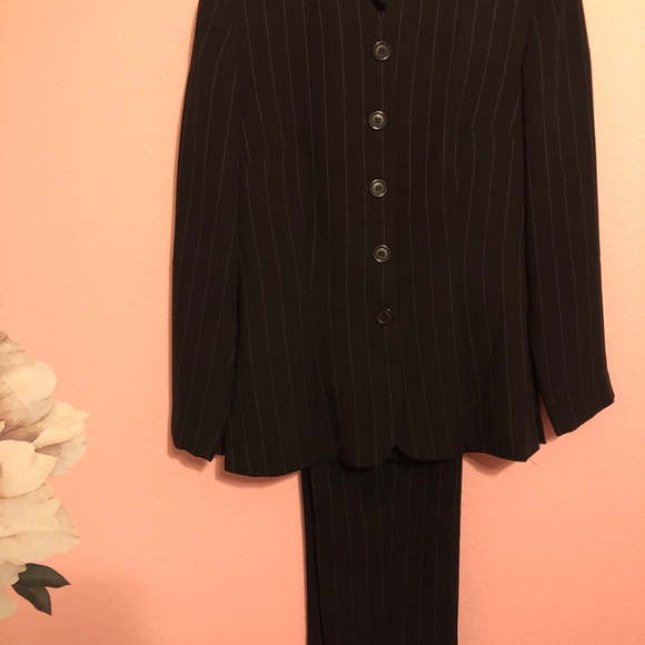 2 piece Suit Set - Picture 5 of 8